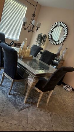 Michael Amini Table Set