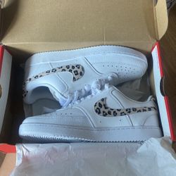Women’s Nike’s W Cheetah Print