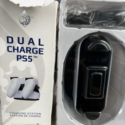 Dual Charge Ps5 controllers (open box)