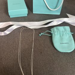 Tiffany & Co Infinity Necklace 