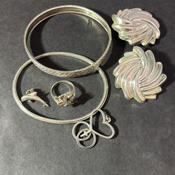 Lot4) Sterling Silver Jewelry. Selling for  Melt Value.