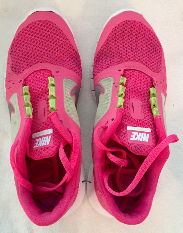 Nike tennis shoes woman's size 5