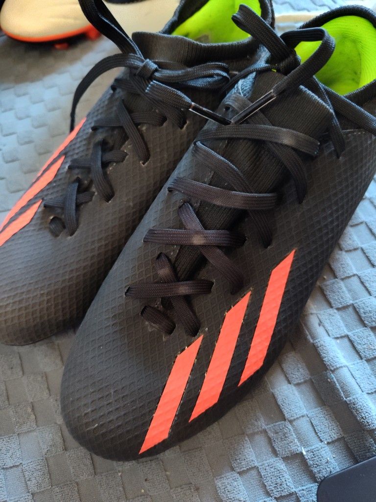 Soccer Sheos Size 4