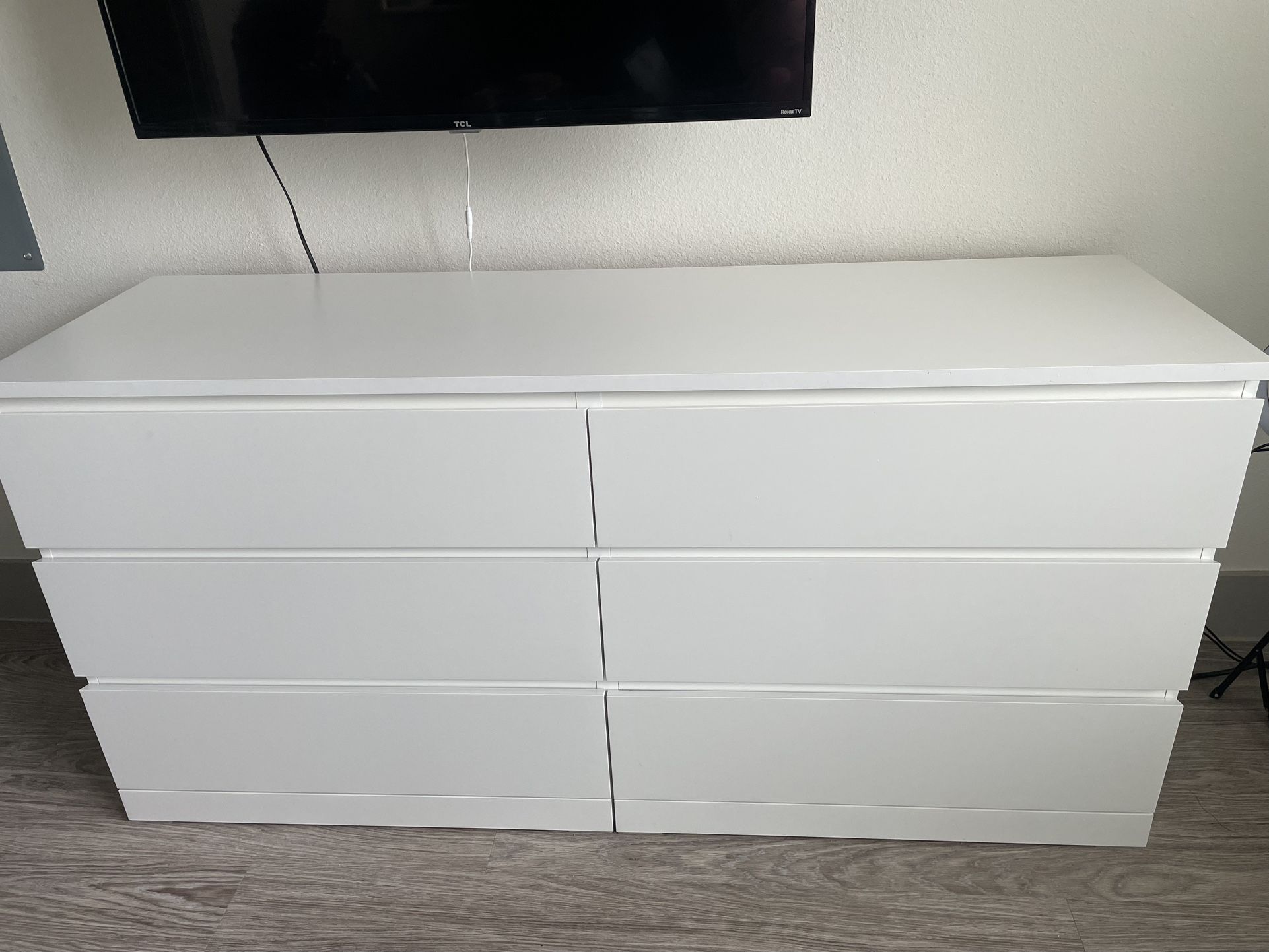 [FULL SET!] IKEA White Malm 6-Drawer Dresser + 2 Drawer Nightstand Set 