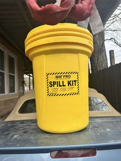 AWF PRO 20 Gal. Oil Only Spill Kit (55 Piece)