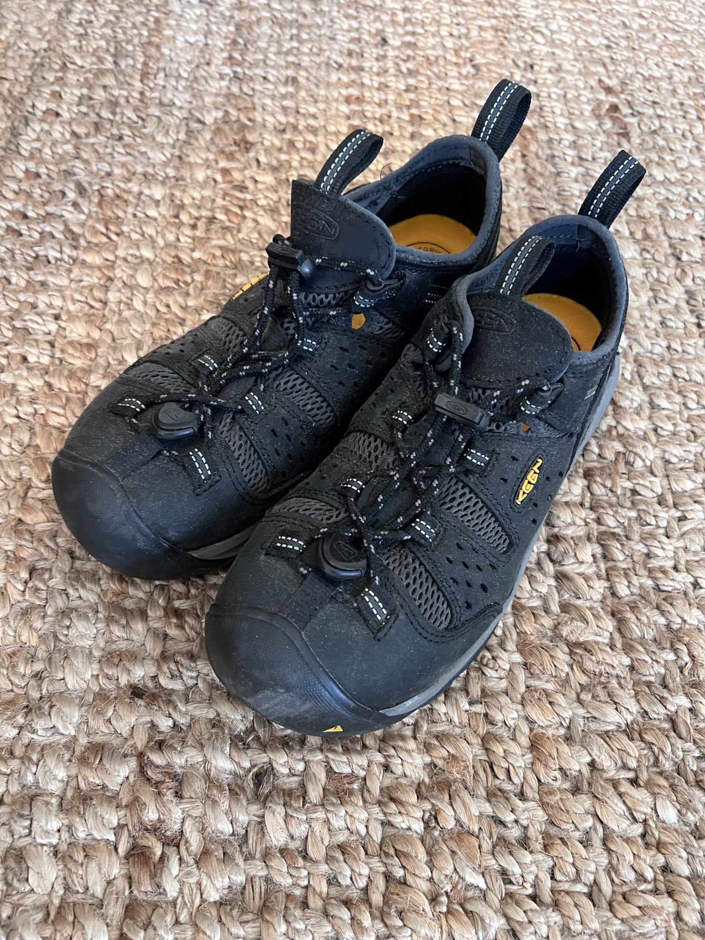 Keen 8 Wide - Barely used - Safety shoe