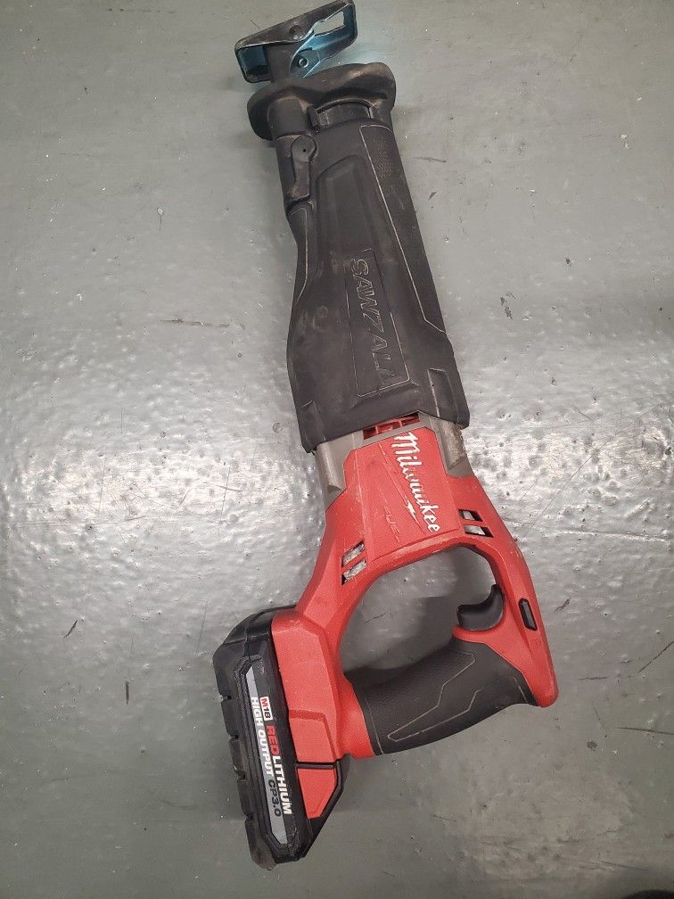 Milwaukee Fuel M18 Sawzall With Battery