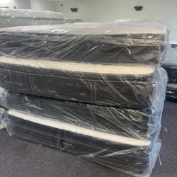 Clearance Prices on Premium Mattresses – Don’t Wait!