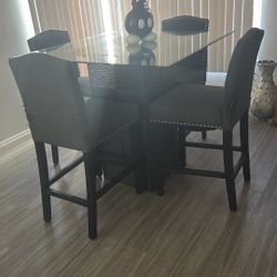 Dining table set