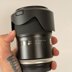 Tamron 35mm f/1.4 - Canon EF