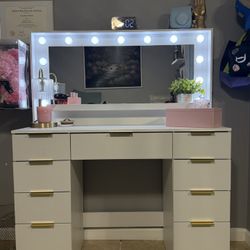White Makeup Vanity