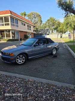2003 bmw 323i CONVRTIBLE
automatic
MOTOR V6 
Runs very good
No mechanic isues
Ac cold 
Over 2000kxxxx miles but is over 25 years old car 
Reg ,NOP
Smo