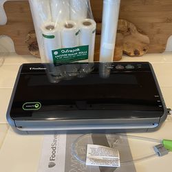 🥩 🍗 NEW Food Saver Vacuum Sealer Food Preservation System & 7 Sealer Rolls