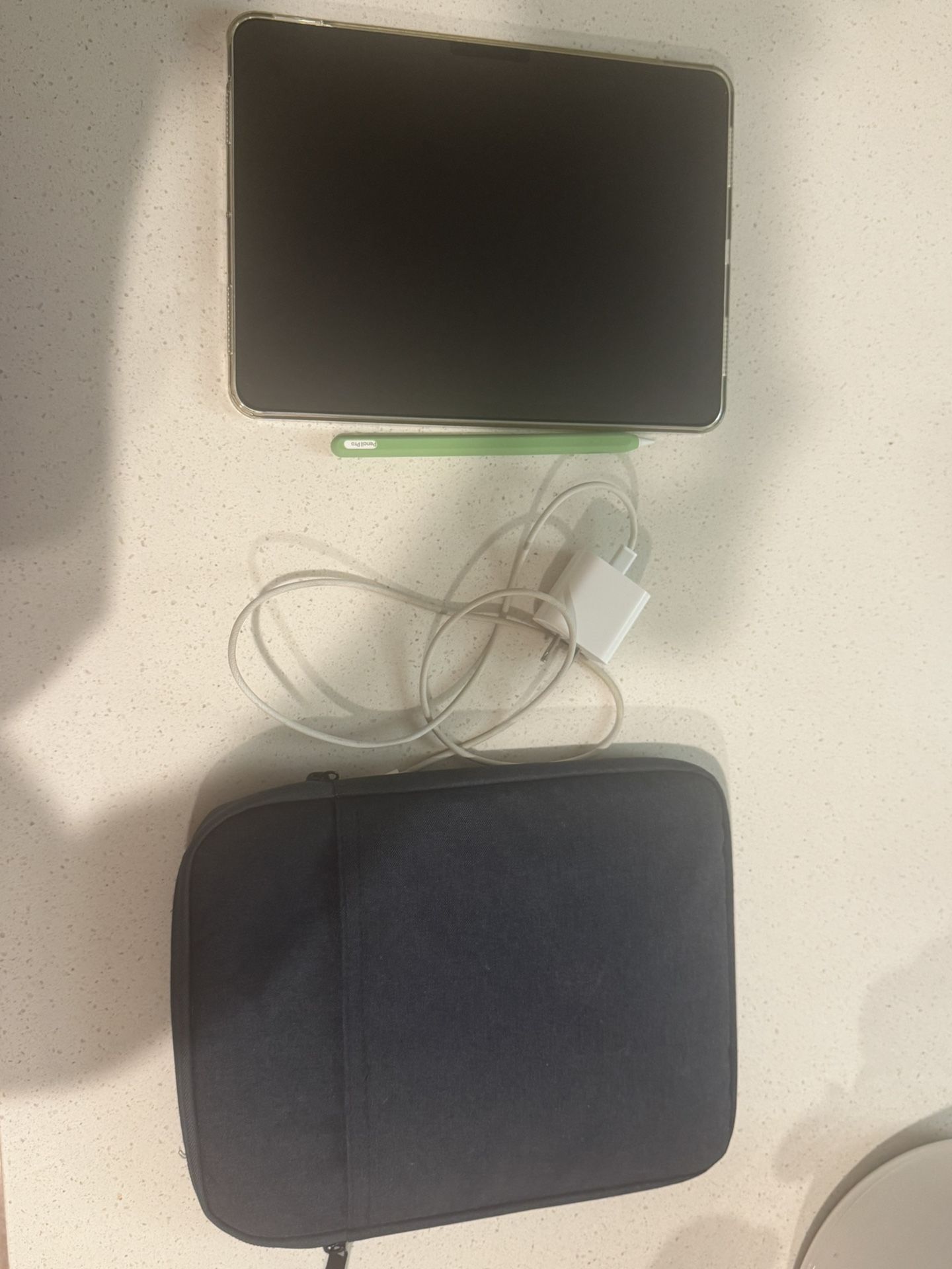 iPad Air 11-inch (M2) Bundle