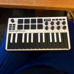 AKAI Pro. MPK Mini -Like New