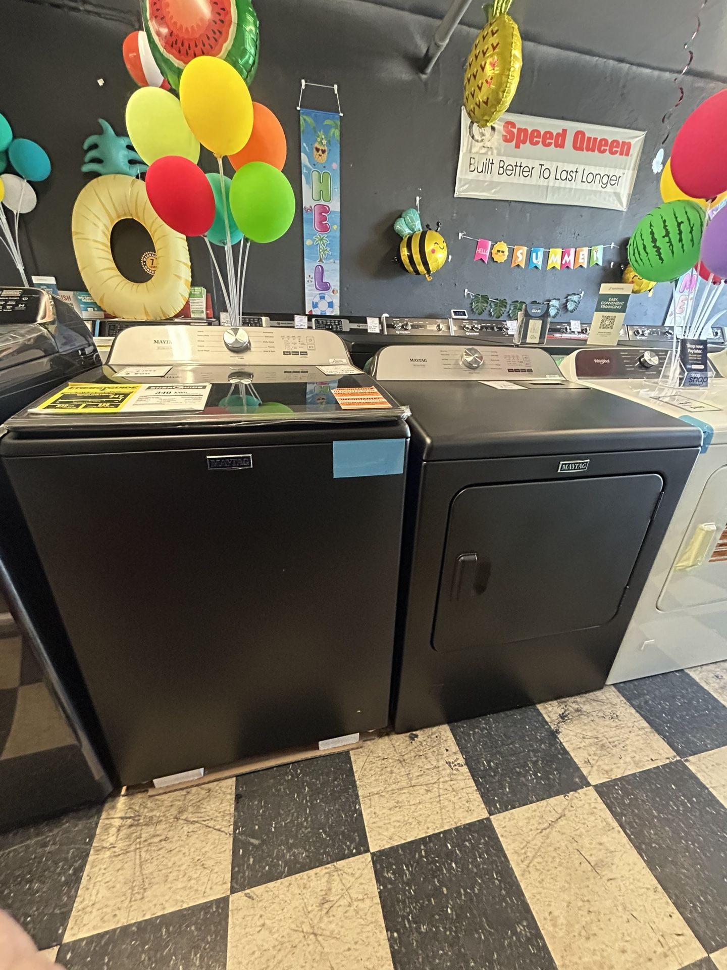 Maytag Washer And Dryer Set In Black 🍍