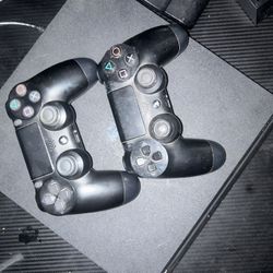 PLAYSTATION 4 SLIM