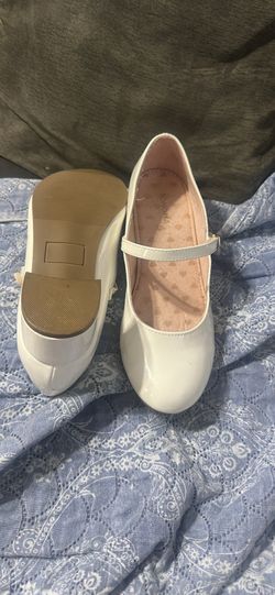 Girl white shoes