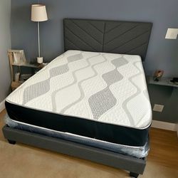 Se vende estructura de cama tamaño King con colchón y entrega rápida a domicilio.
