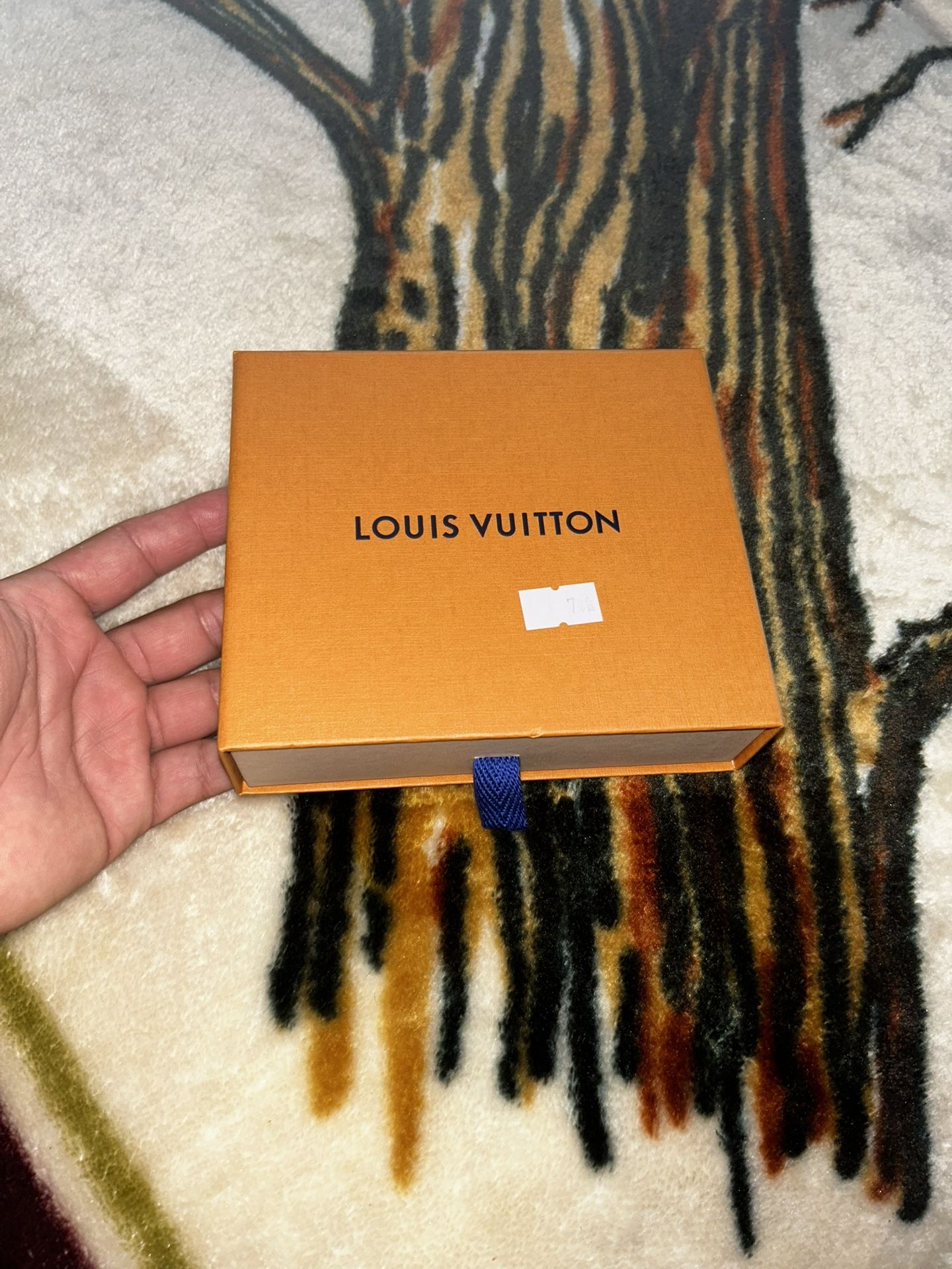 Louis Vuitton Vernis red zippy wallet