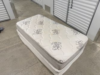 Twin bed with frame