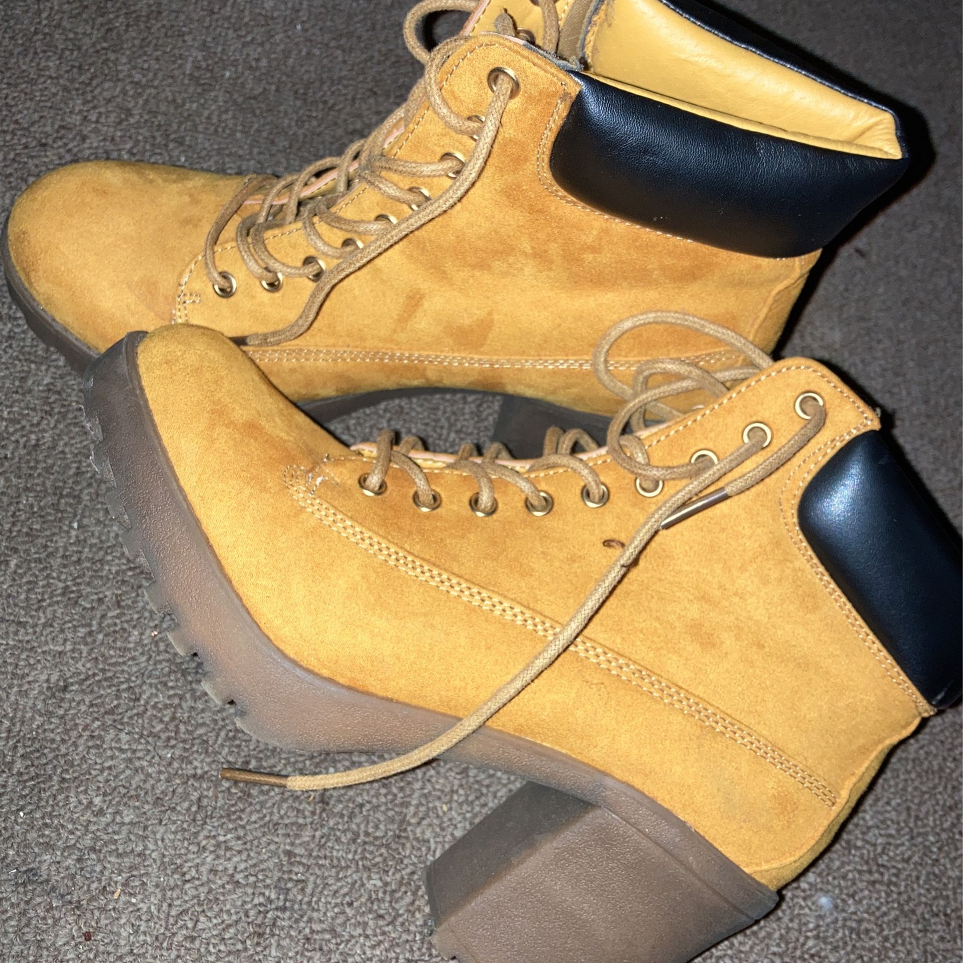 Women’s Hiking boots