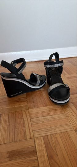 Women’s shoes size 8