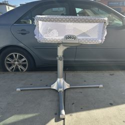 Halo BassiNest Swivel Sleeper Premiere Series 