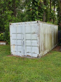 20ft storage container  clean