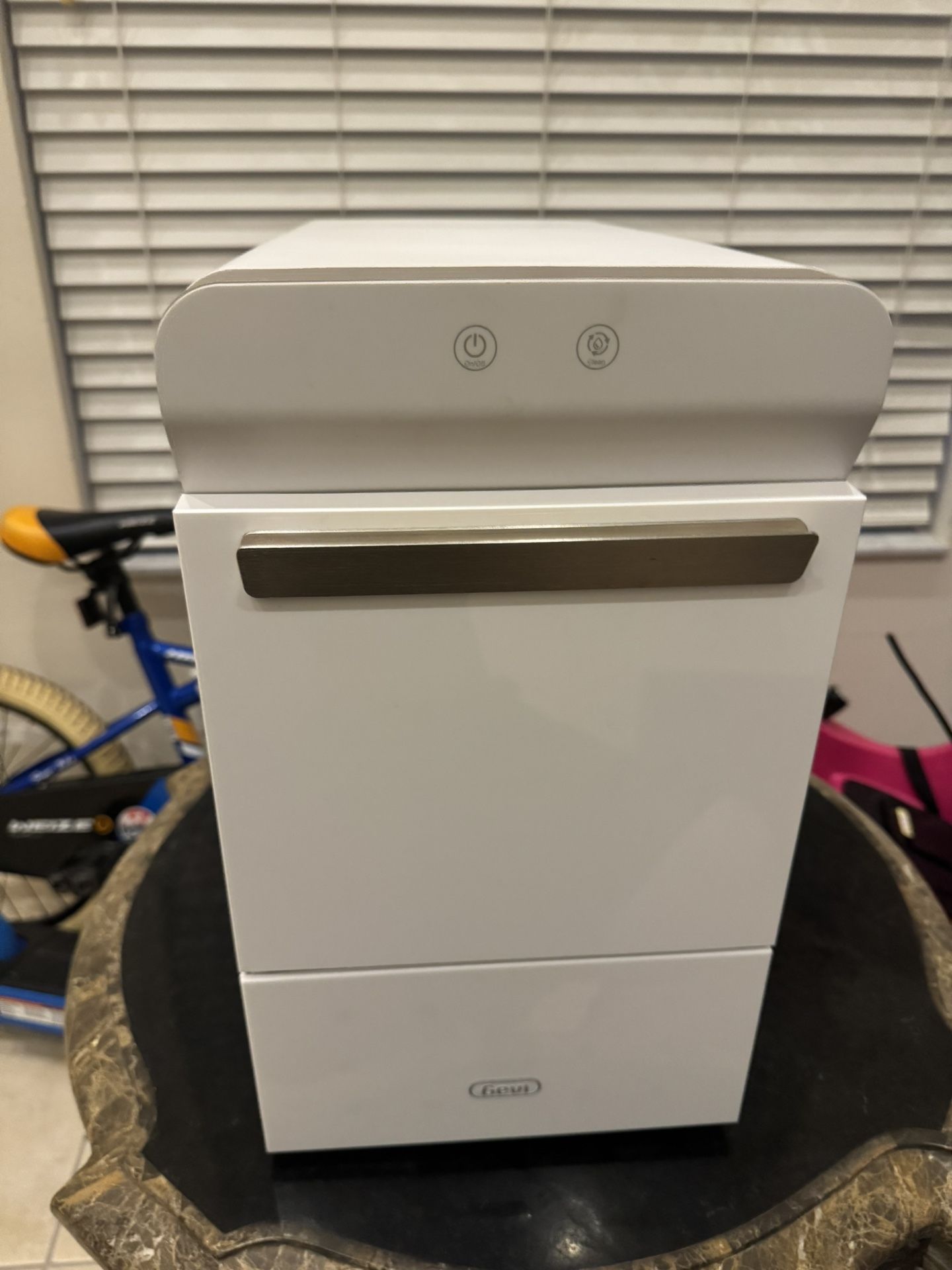 Gevi v2.0 Household Nugget Countertop Ice Maker Machine Model: GIMN-1000B
