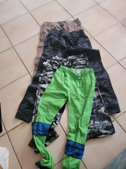 4 boy pants size 10/12