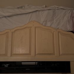 Thomasville Queen Size large bedroom set