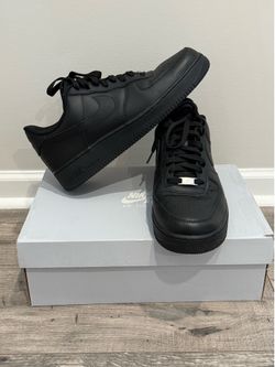 Men’s Size 12 Nike Air Force 1 '07 Low Triple Black Sneakers Shoes CW2288-001