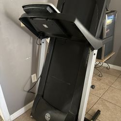 Golds Gym 430i Treadmill