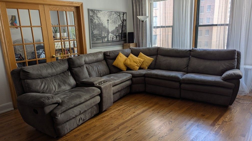 Reclining Sectional Couch, in Excellent Condition