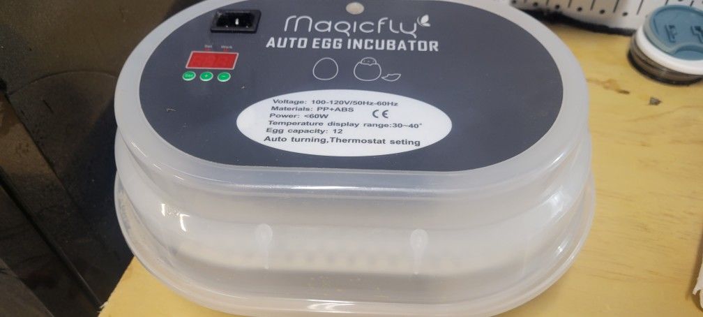 Magicfly Auto Egg Incubator + Egg Candler