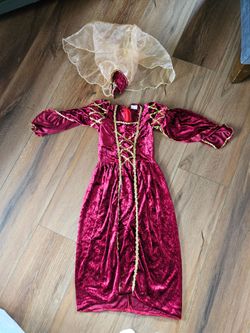 Queen dress up dress