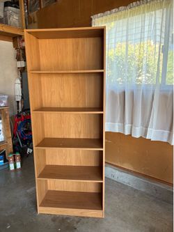 Solid Wood-Look Bookshelf / Bookcase