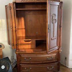 TV Cabinet (Armoire)