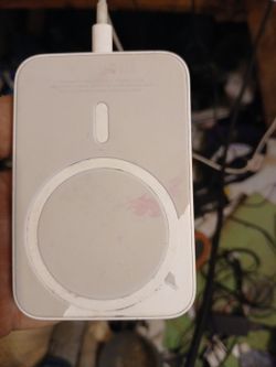 Apple Magsafe wireless charger