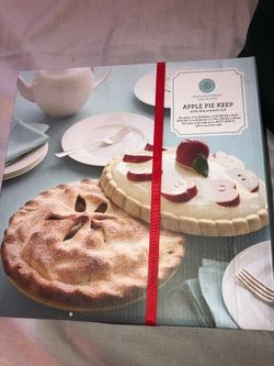 NIB MARTHA STEWART Apple Pie Keep