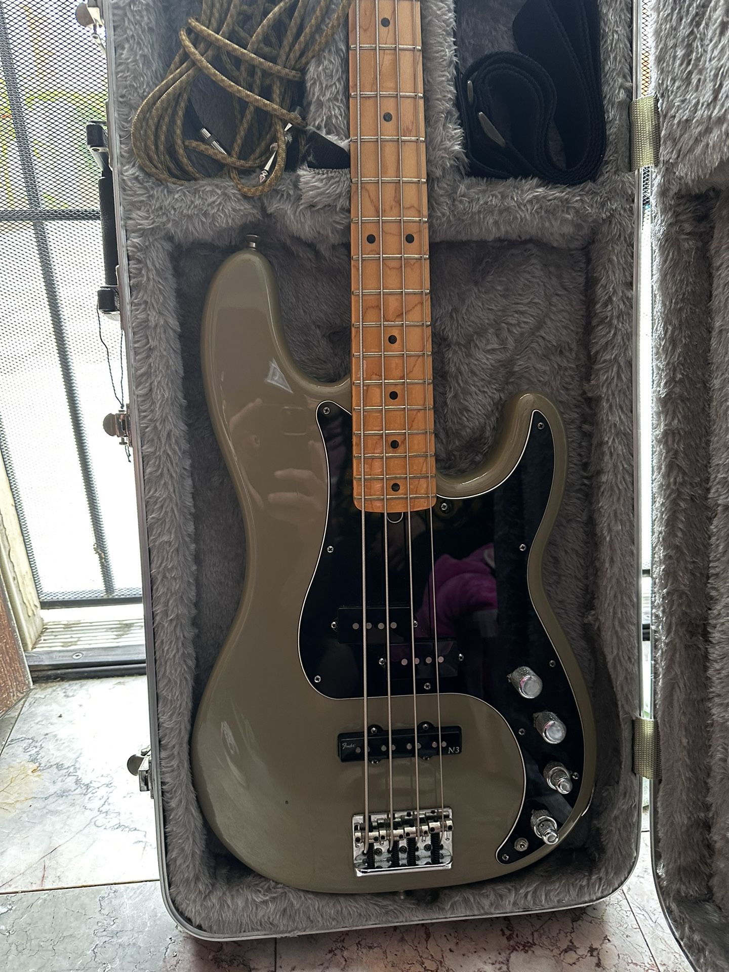 Fender Bass