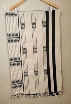 Jaipur Living Nagaland NGD04 Throw 42" x 72" Birch Moonless Night 100% Handcraft