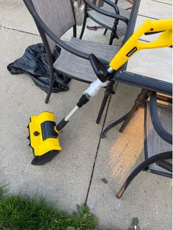 Electric snow blower