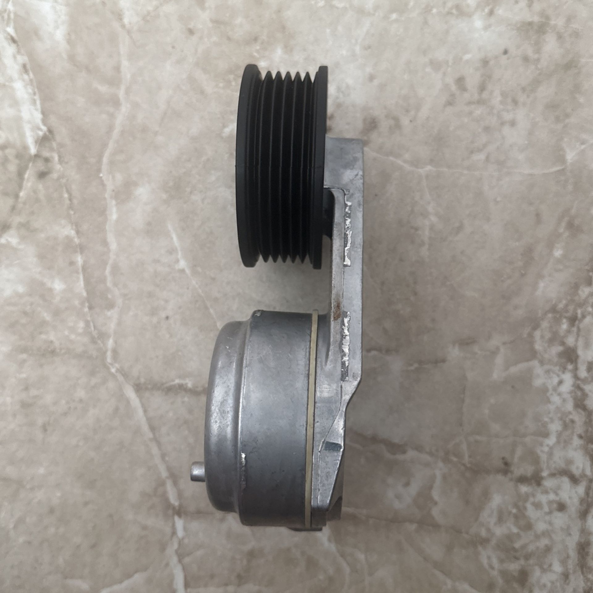 Belt tensioner