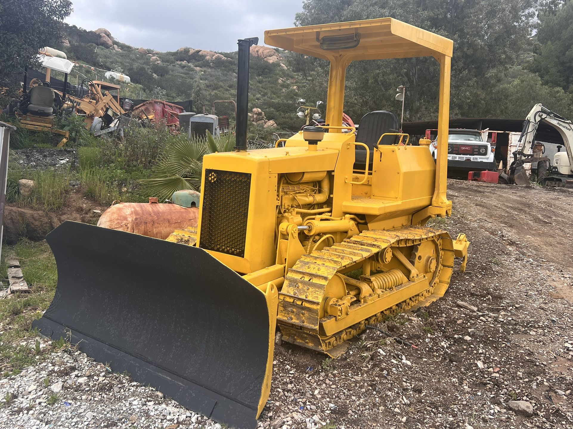 CATERPILLAR D3 DOZER