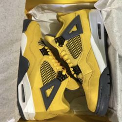 Air Jordan 4 Retro size 9.5 Men's comes with original box