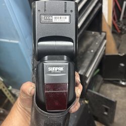 Sunpak light for canon camera