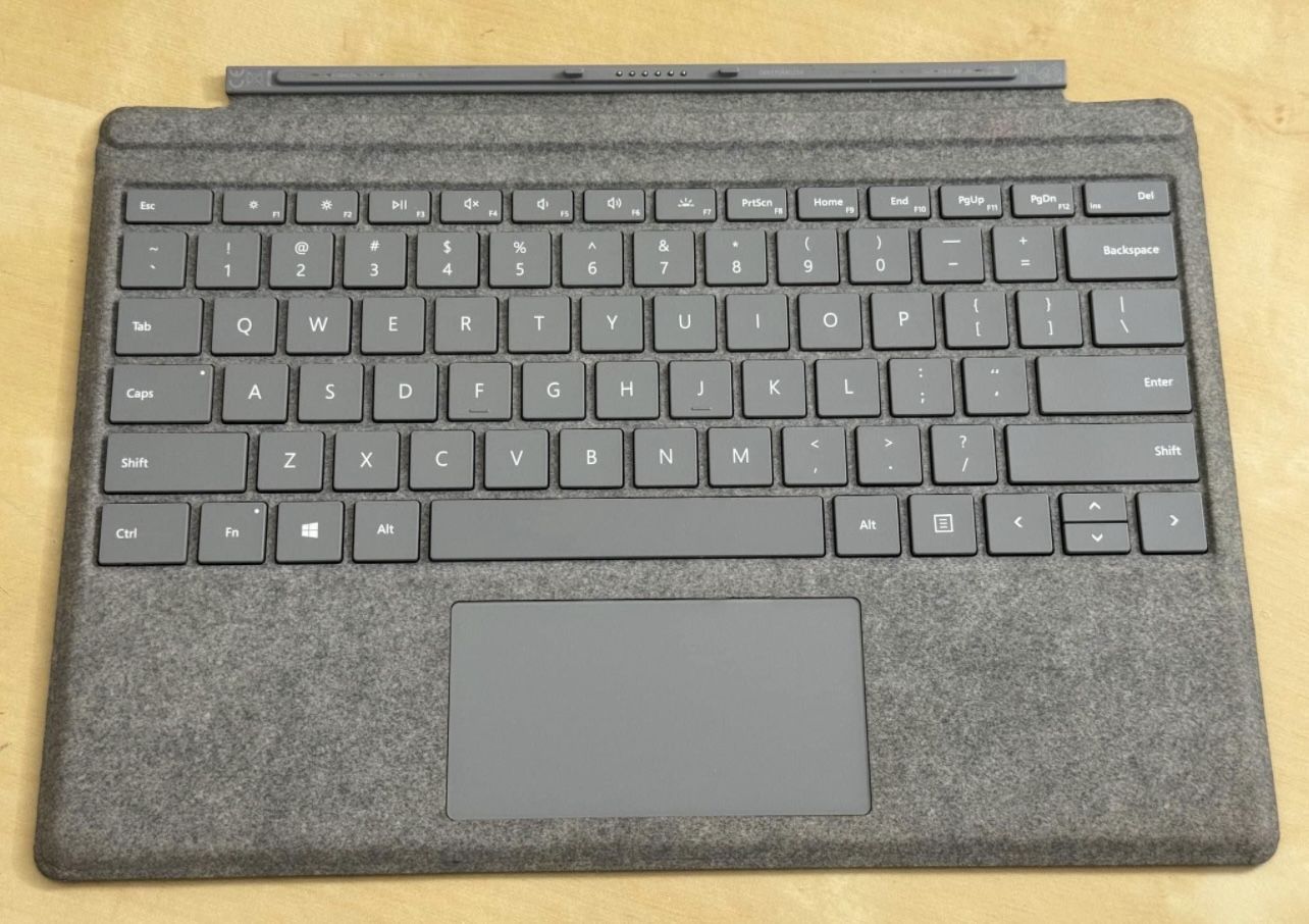 Surface pro 3 i7, 8GB, 512GB SSD with Stylus Pen and Dock