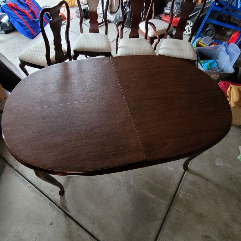 Beautiful Dining Table And Chairs Set - Send Best Offer!